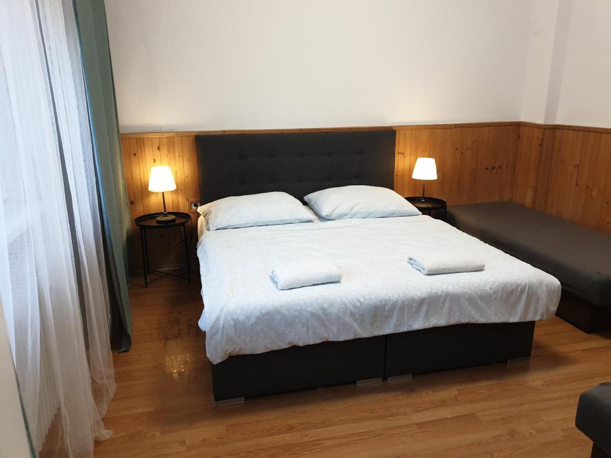 Apartmany Centro & Jacuzzi Piest'any Buitenkant foto