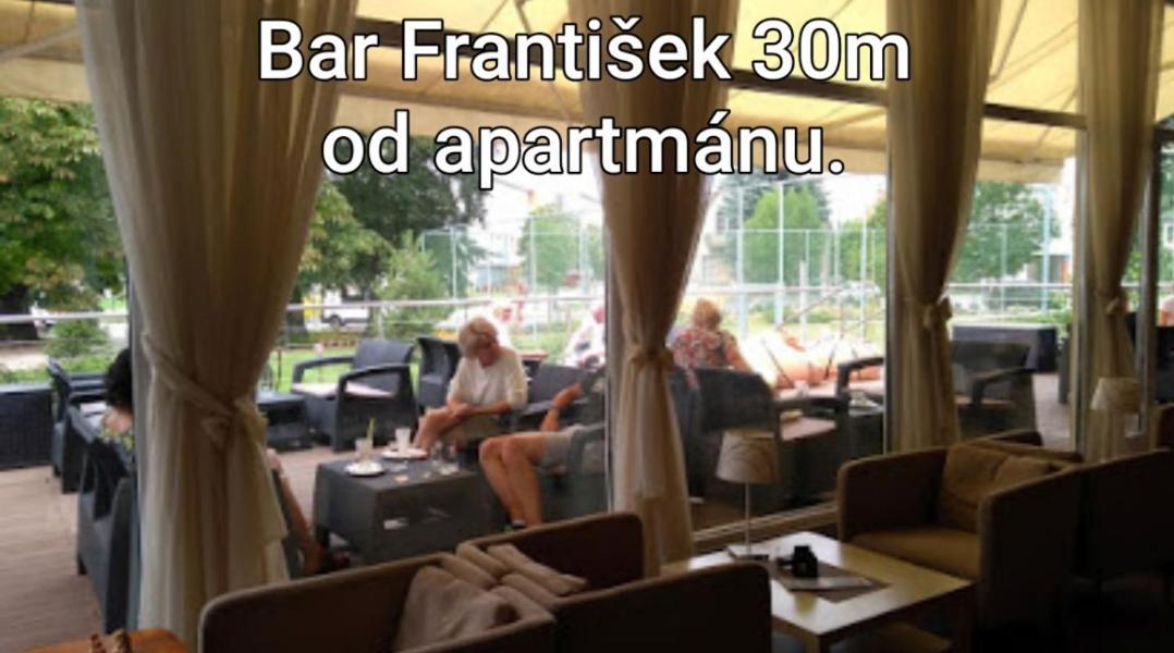 Apartmany Centro & Jacuzzi Piest'any Buitenkant foto