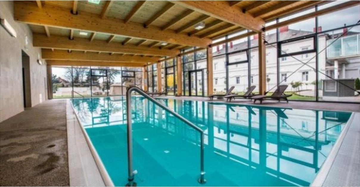 Apartmany Centro & Jacuzzi Piest'any Buitenkant foto