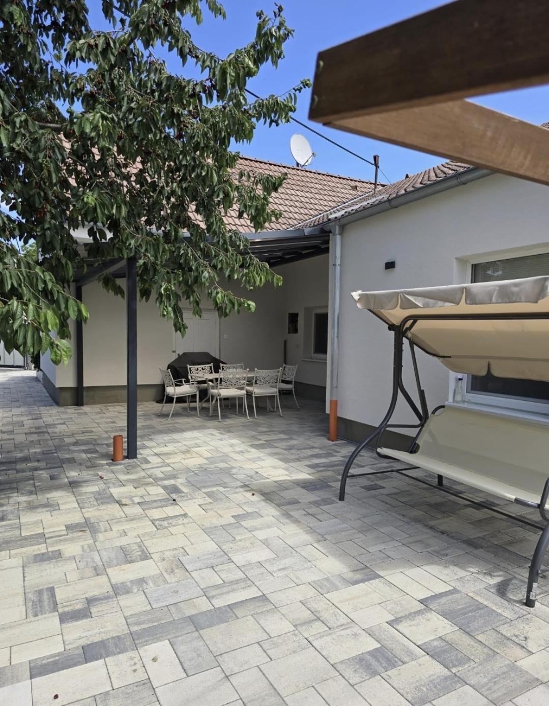 Apartmany Centro & Jacuzzi Piest'any Buitenkant foto