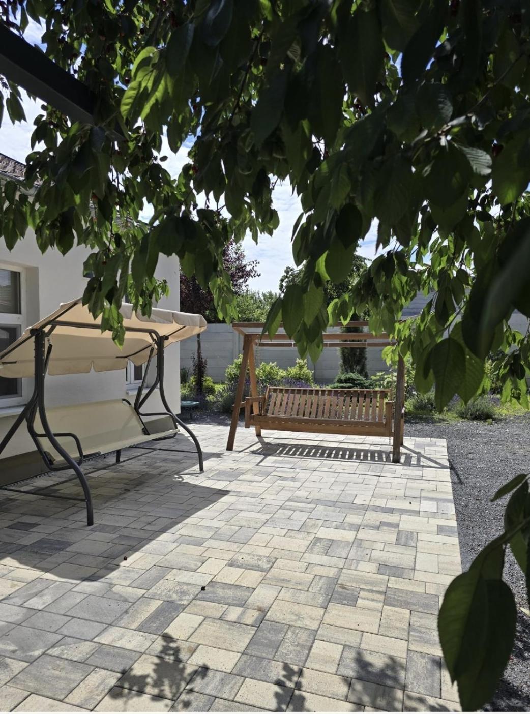 Apartmany Centro & Jacuzzi Piest'any Buitenkant foto