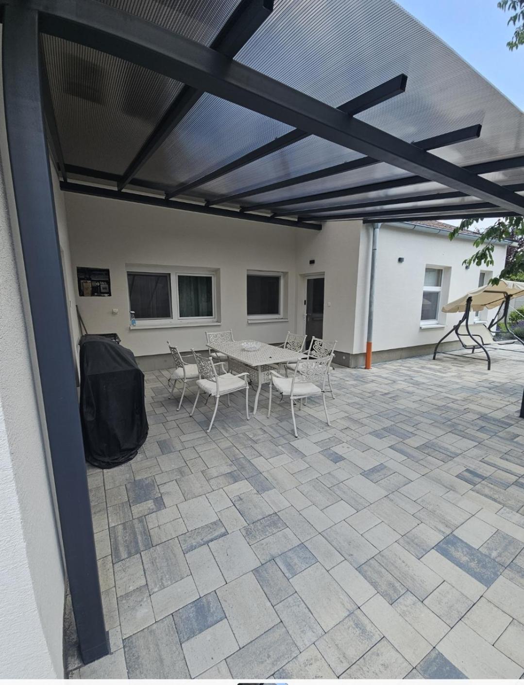 Apartmany Centro & Jacuzzi Piest'any Buitenkant foto