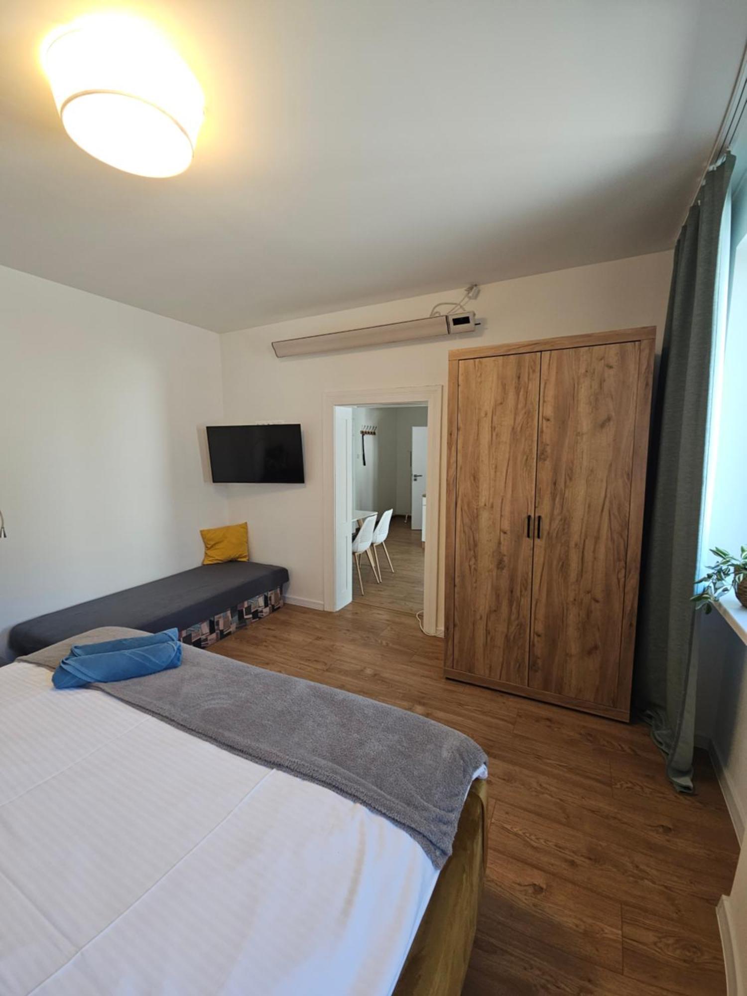 Apartmany Centro & Jacuzzi Piest'any Buitenkant foto