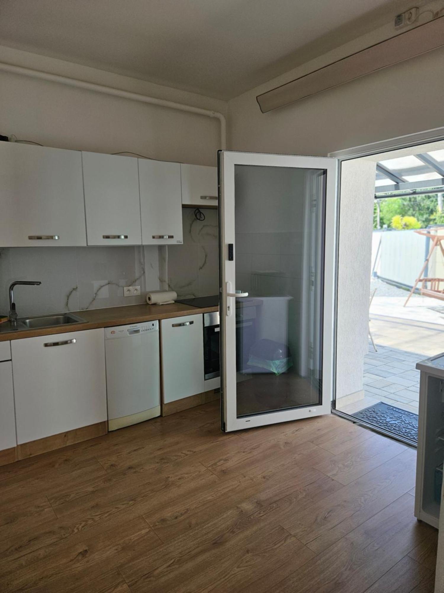 Apartmany Centro & Jacuzzi Piest'any Buitenkant foto