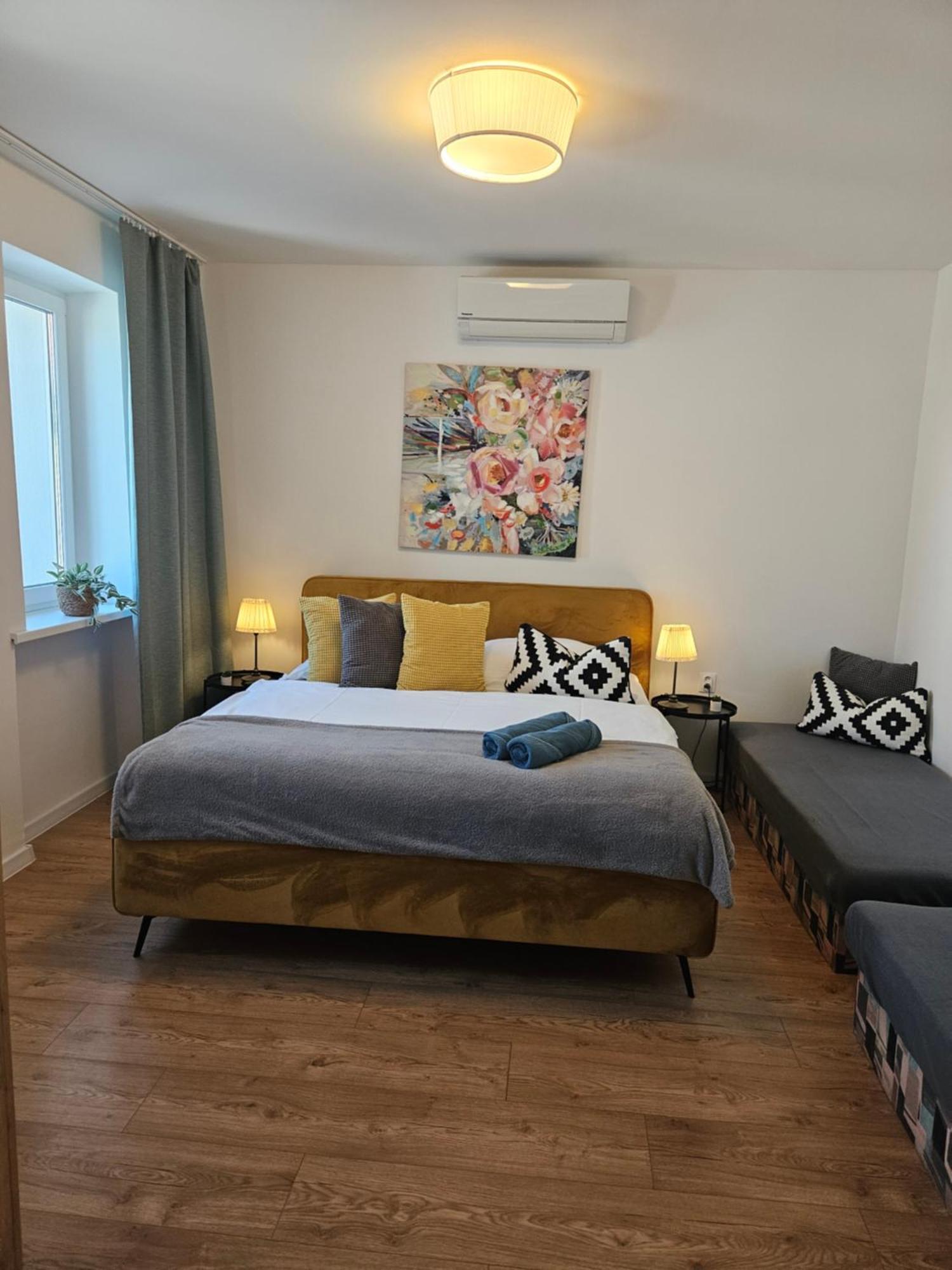 Apartmany Centro & Jacuzzi Piest'any Buitenkant foto