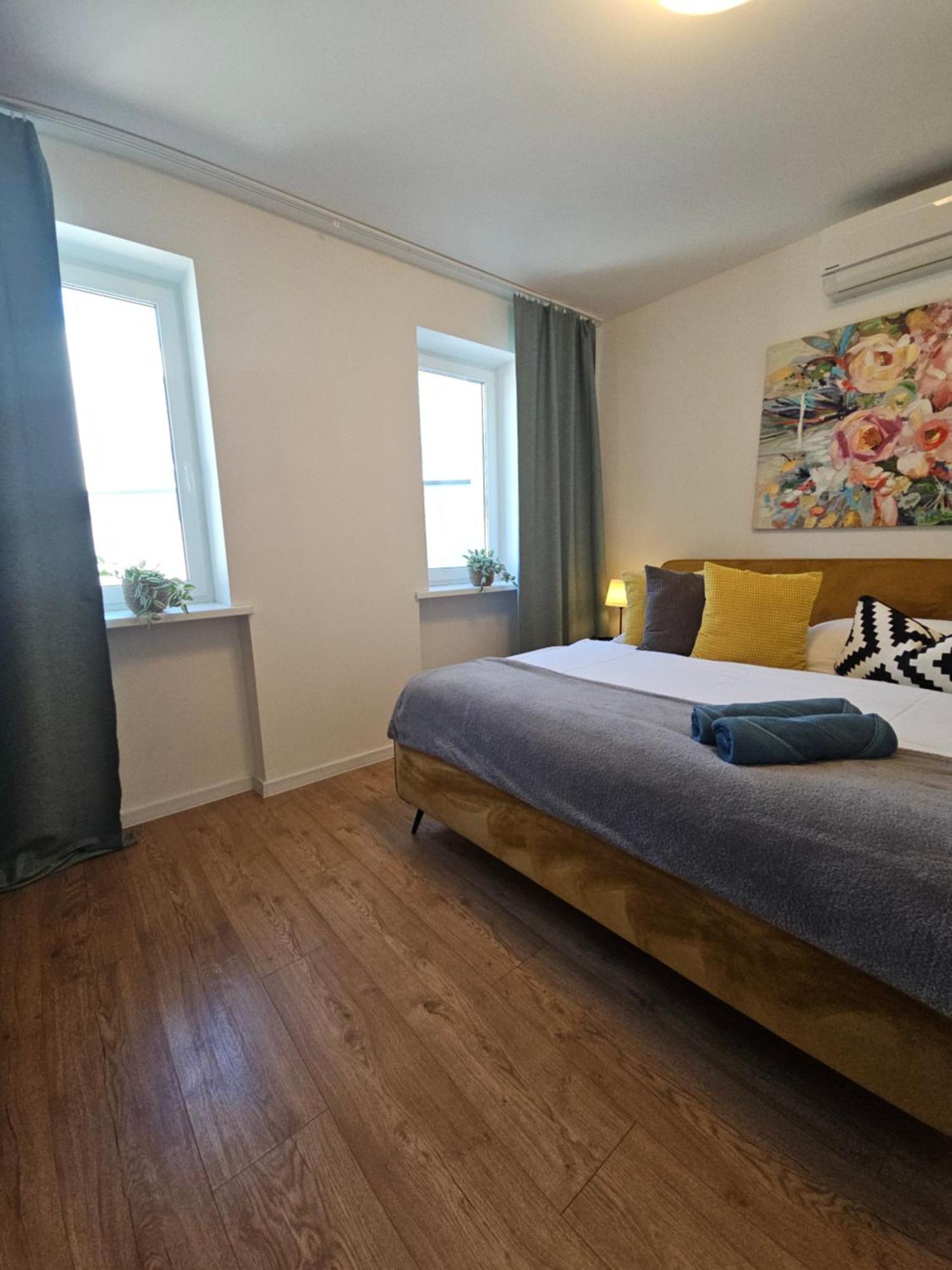 Apartmany Centro & Jacuzzi Piest'any Buitenkant foto