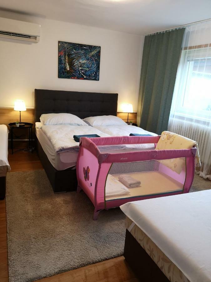 Apartmany Centro & Jacuzzi Piest'any Buitenkant foto