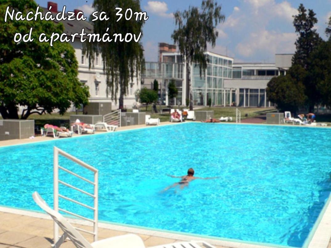 Apartmany Centro & Jacuzzi Piest'any Buitenkant foto